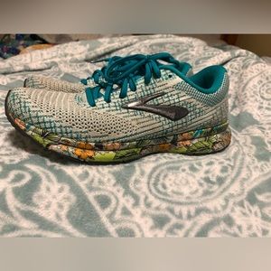 Brooks women’s shoes